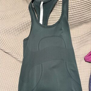 Lululemon swiftly tank size 4